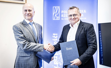Od lewej: prof. J. Sęp, M. Bednarz,
